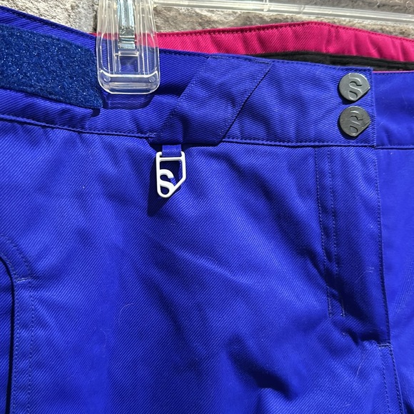 Salomon ski/snowboard pants. Size Large - Picture 2 of 8